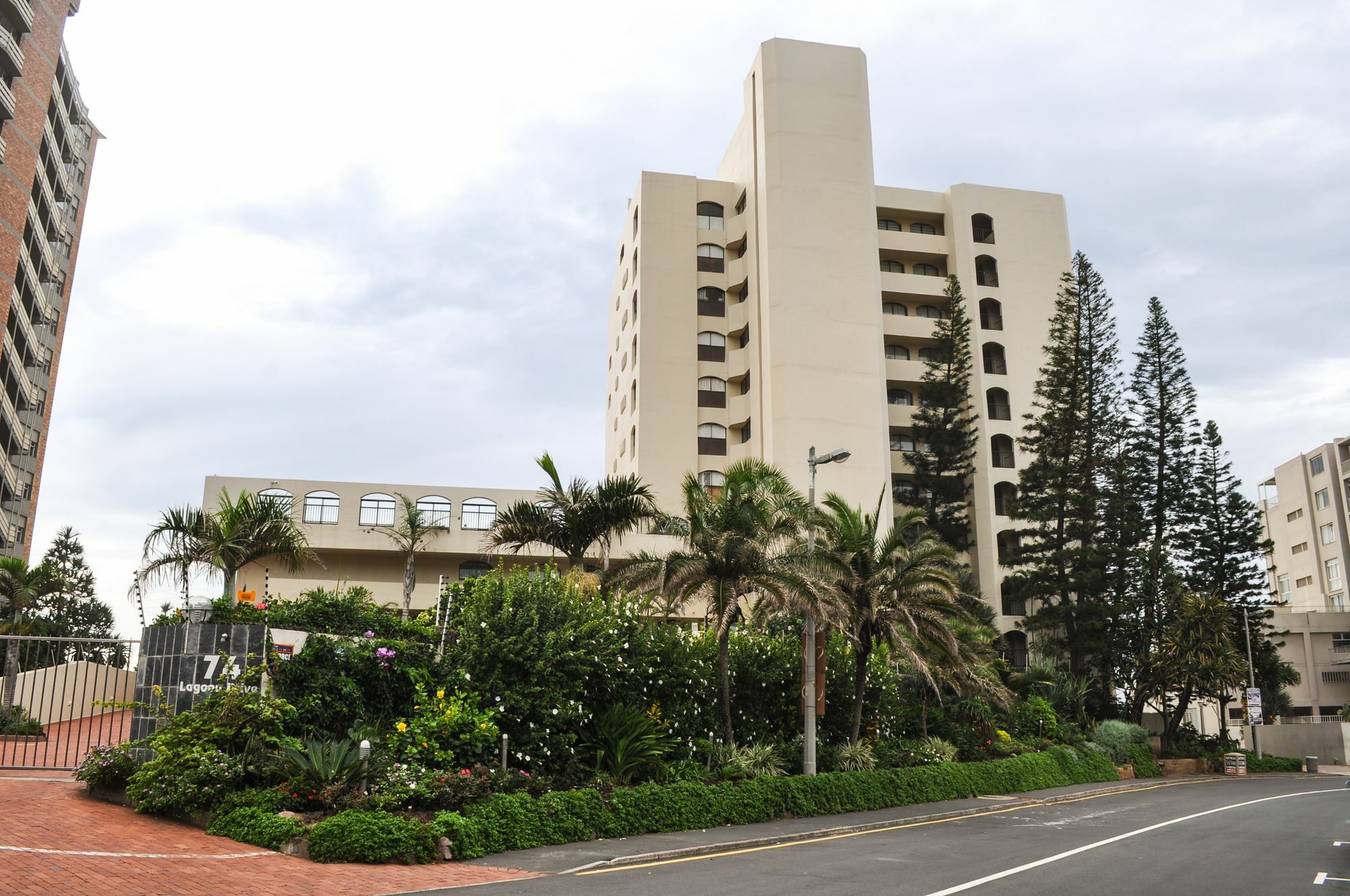 1002 Bermudas - By Stay In Umhlanga Дурбан Экстерьер фото